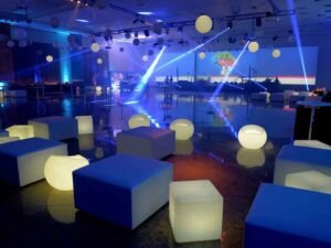 Puff maça de led para festa de confraternização