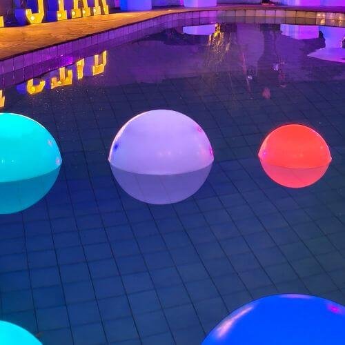 Meia esfera para piscina